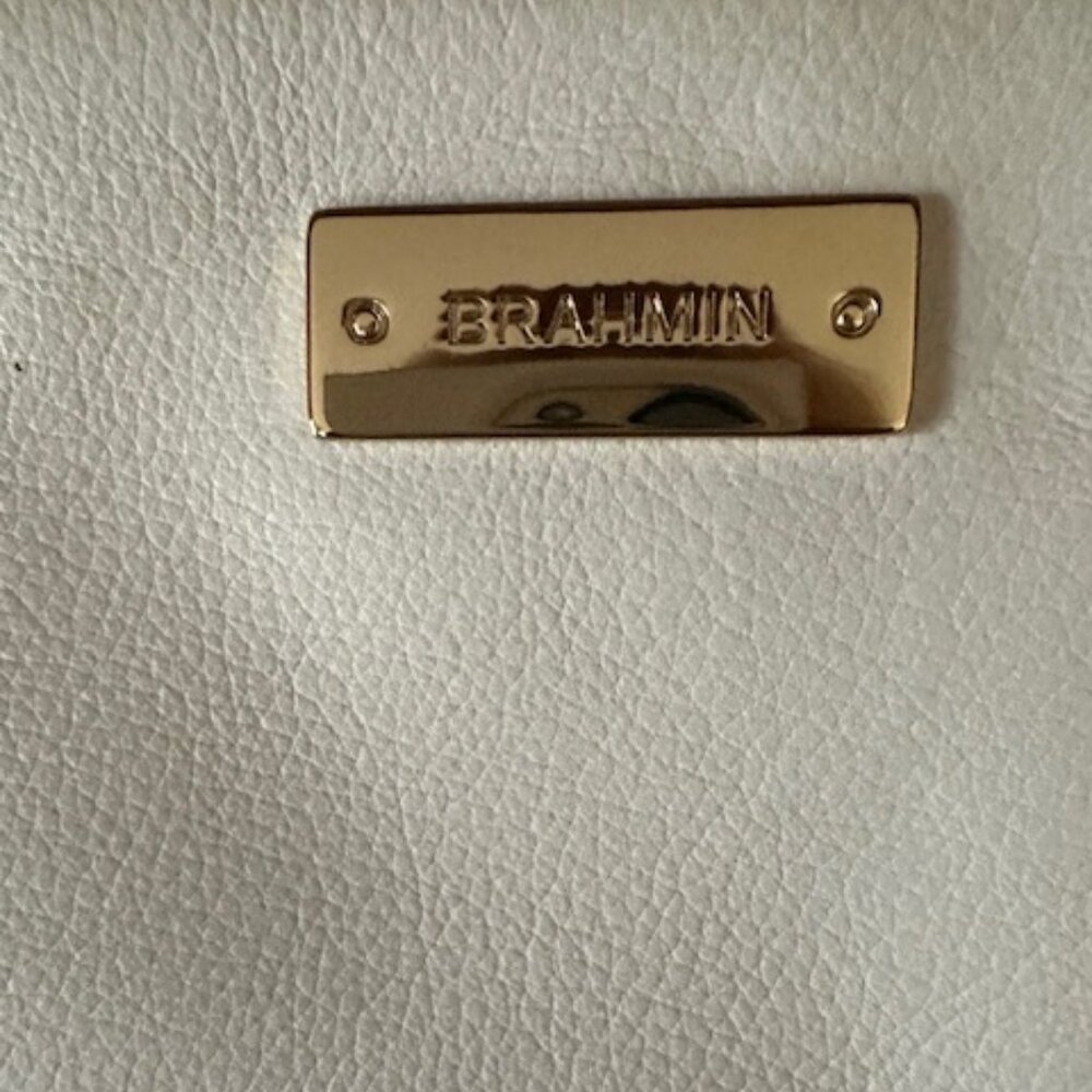 NWOT - Brahmin White Genuine Leather Wristlet With Tassel Pull Opening - Picture 9 of 15